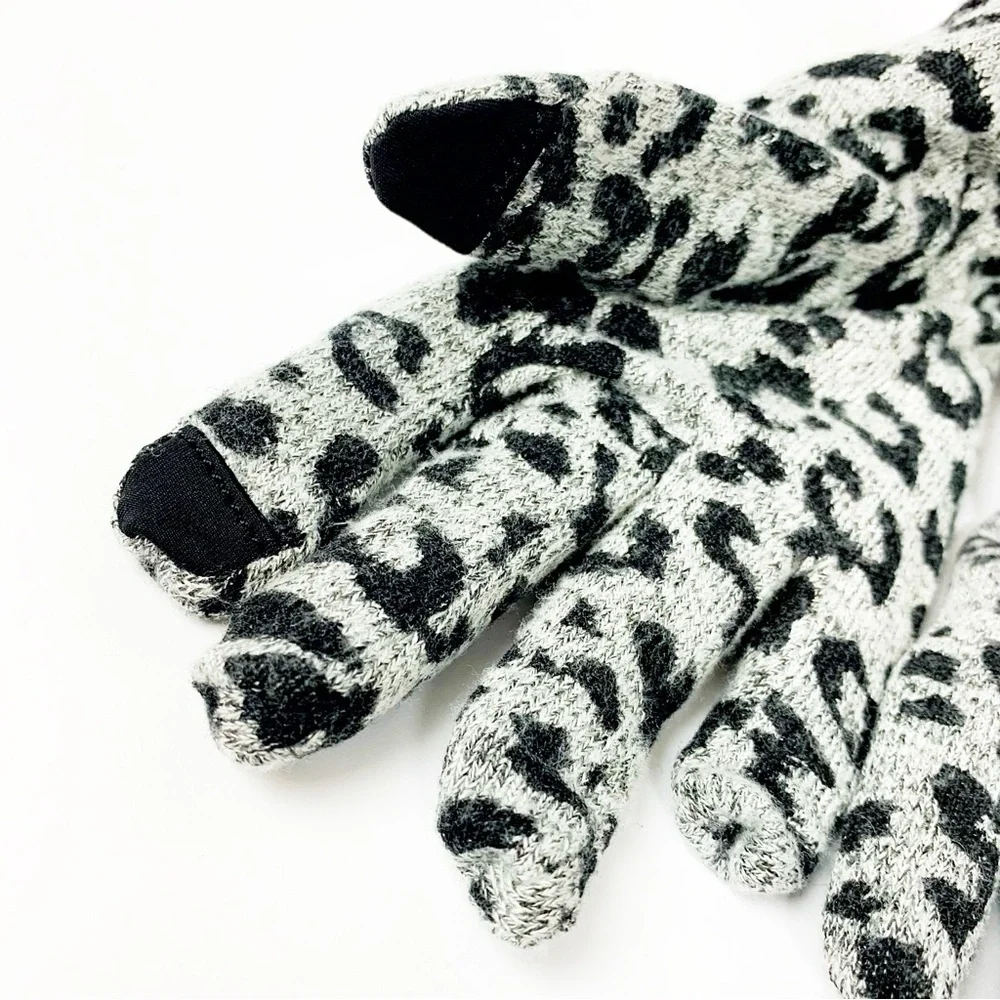 NWT Cuddl Duds 2-Pc Leopard Touchscreen Glove & Headband Set • Cozy Gift
